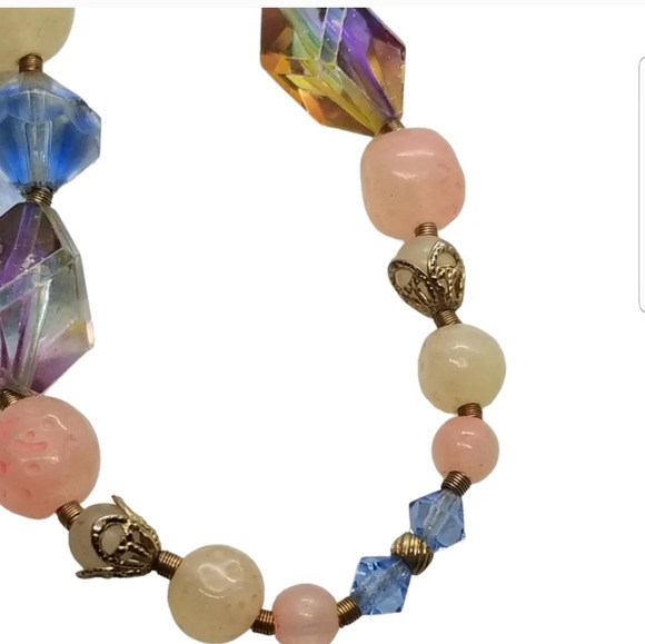 VINTAGE 1950s PASTEL & AURORA BOREALIS ACRYLIC BEAD NECKLACE - Picture 6 of 7